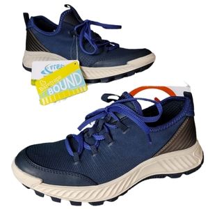 Baretraps Women's Malina Sneakers